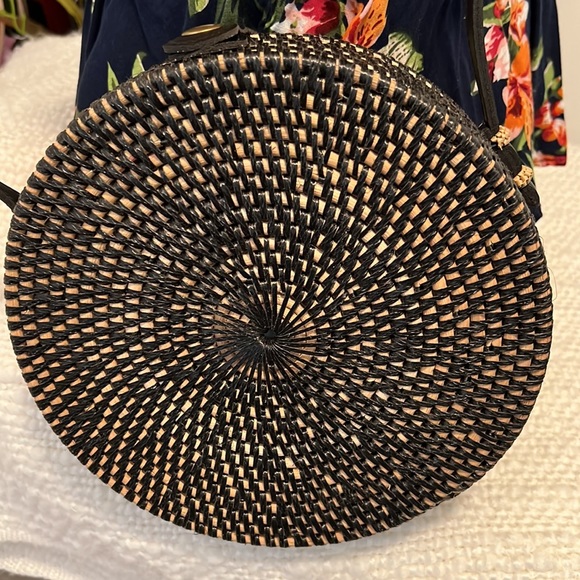 NWOT Round Rattan Crossbody Bag - Picture 5 of 7